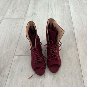 Cuccoo Open toe ankle booties size 41